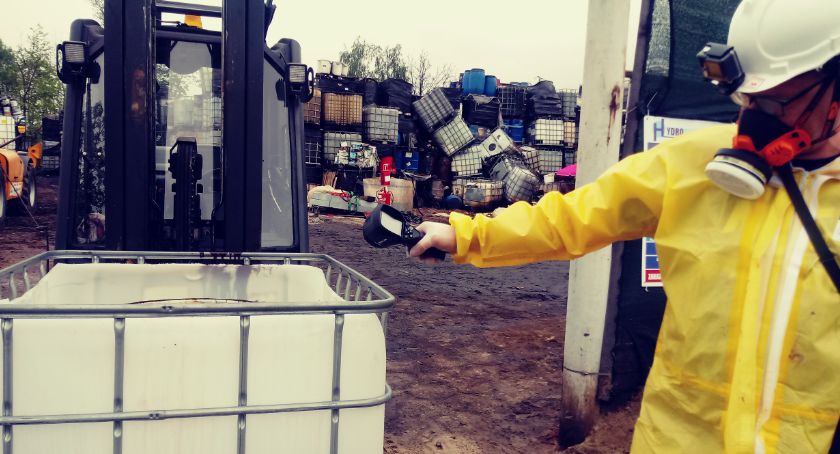 Codzienne pół milion złotych wyjeżdża z miejskiej kasy. Jak miasto nadzoruje wywóz chemikaliów?
