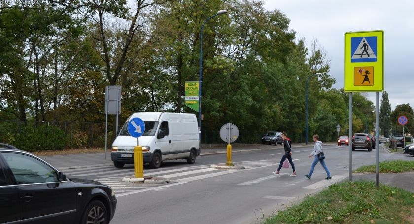 Nowe przepisy dyscyplinują pieszych