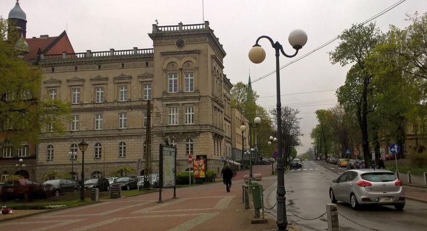 Dzisiaj sesja. Czym zajmą się radni?