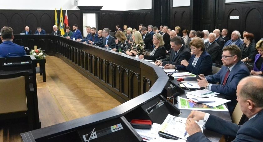 Nowy standard. Sesje bez urzędników
