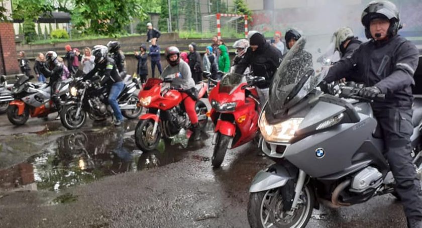 Głośny i radosny Dzień Dziecka. Motocykliści rozwieźli prezenty