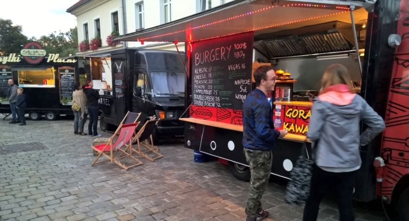 Rynek: przyjadą food trucki, zmieni się organizacja ruchu