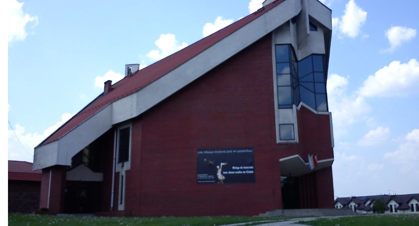 Kto zastąpi odchodzących proboszczów z Bończyka i z Ławek?