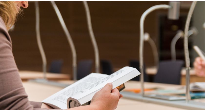 PUP dofinansuje studia podyplomowe. Komu?