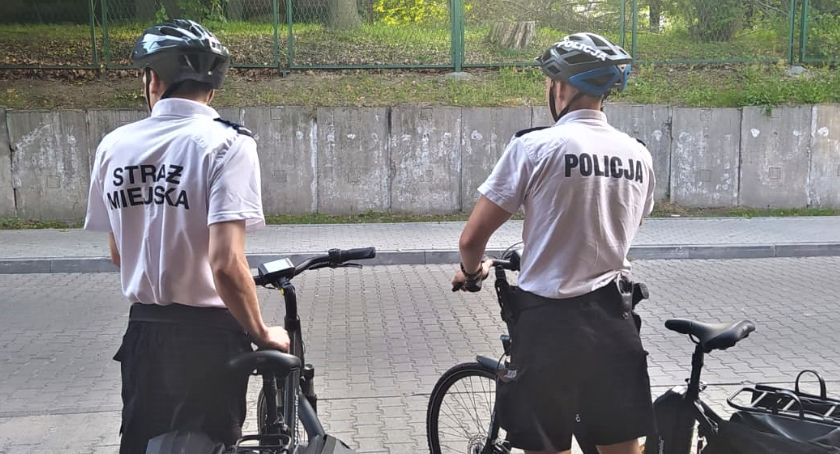 Patrolują miasto na rowerach