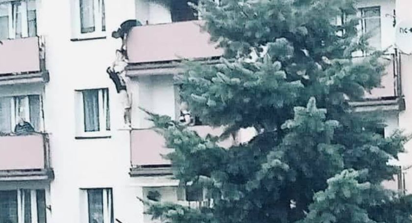 Uratował z pożaru mężczyznę i psa