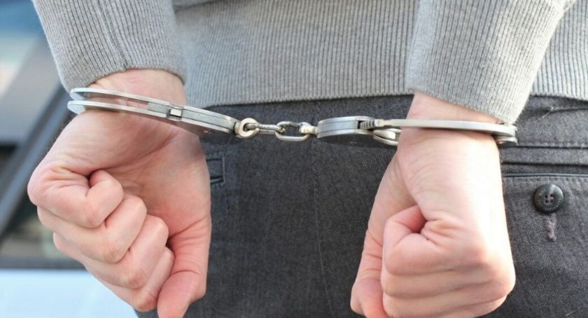 Nie chciał mandatu, zaproponował policjantom łapówkę