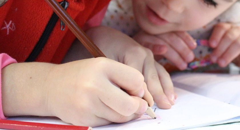 Nowy rok szkolny bez obowiązku szczepień przeciw Covid-19 dla dzieci powyżej 12 lat