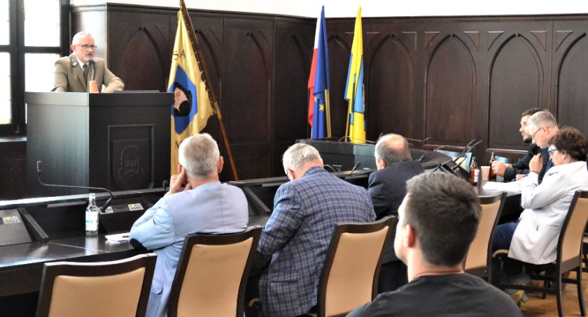 Argumenty leśników nie przekonują mieszkańców