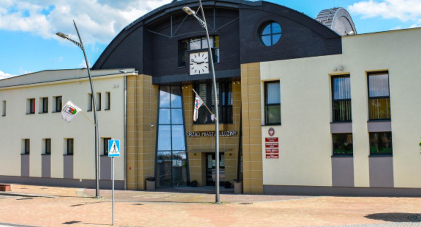 Fałszywy policjant chciał wyłudzić od Lędzin 105 tys. euro