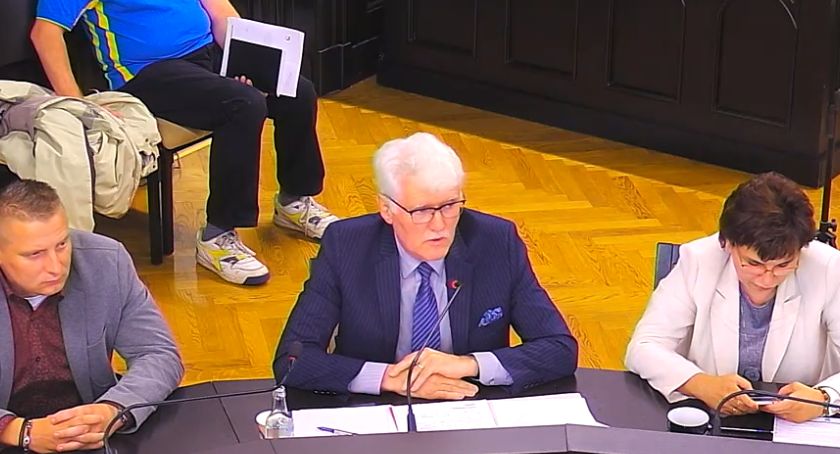 Mieszkanka poskarżyła się na dyrektor MZGK, radni przyznali jej rację