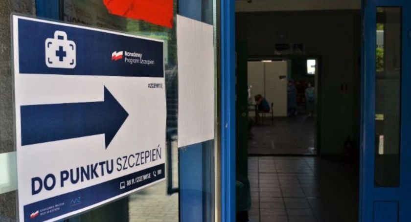 Trzecia dawka szczepionki dla osób po 50. r. ż.