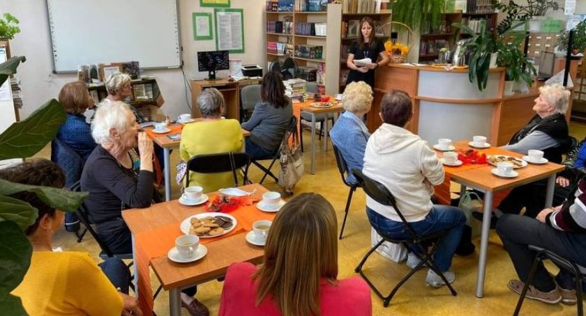 Książka w podróży - spotkanie Klubu Zaczytanego Seniora