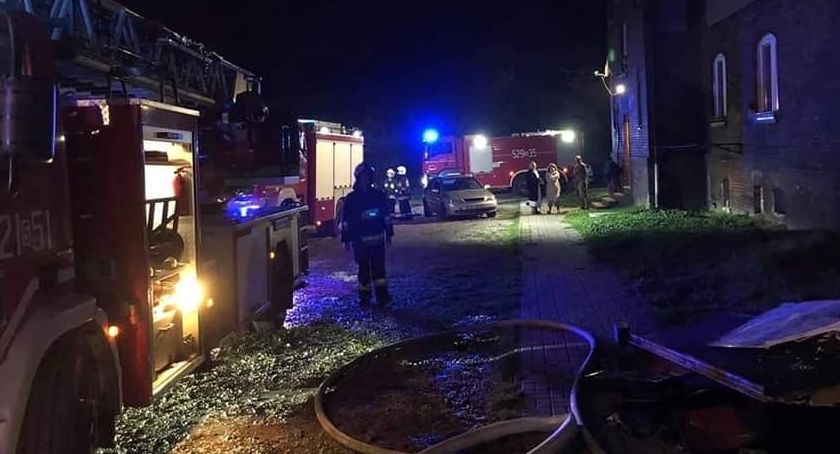 Nocny pożar w kamienicy przy ul. Laryskiej