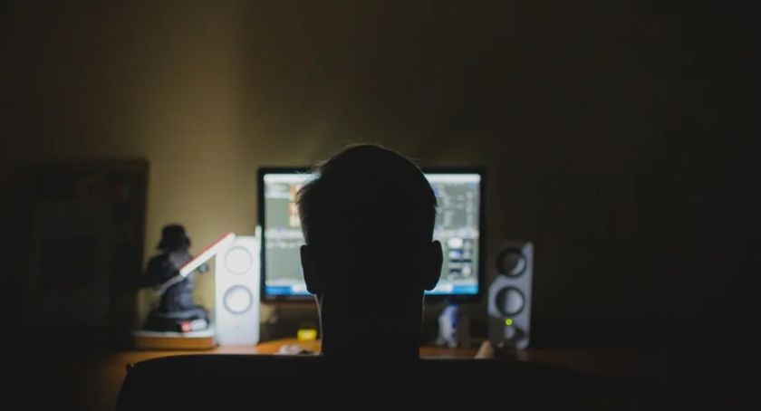 Zarzuty dla internetowych hejterów za znieważanie mysłowickich radnych