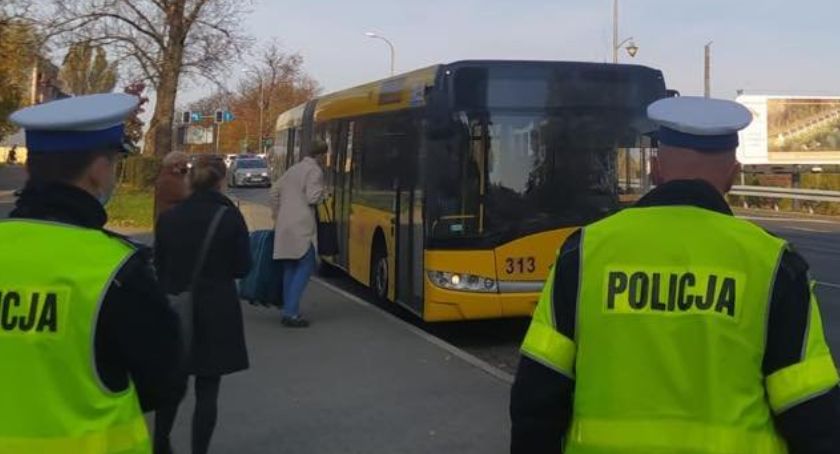 W Mysłowicach sprawdzają, czy pasażerowie autobusów noszą maseczki