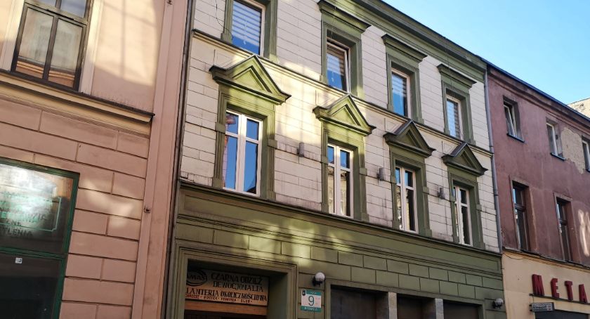Komunalne mieszkania na sprzedaż