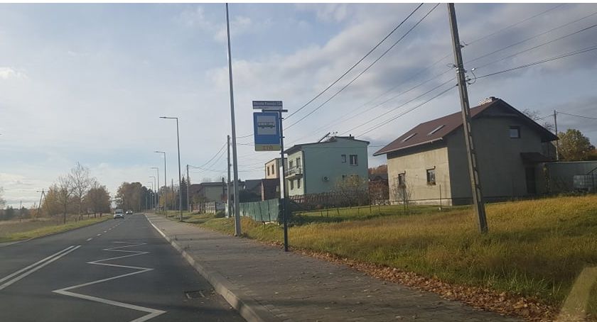 Ławki za pieniądze ze zrzutki jak nie było, tak nie ma