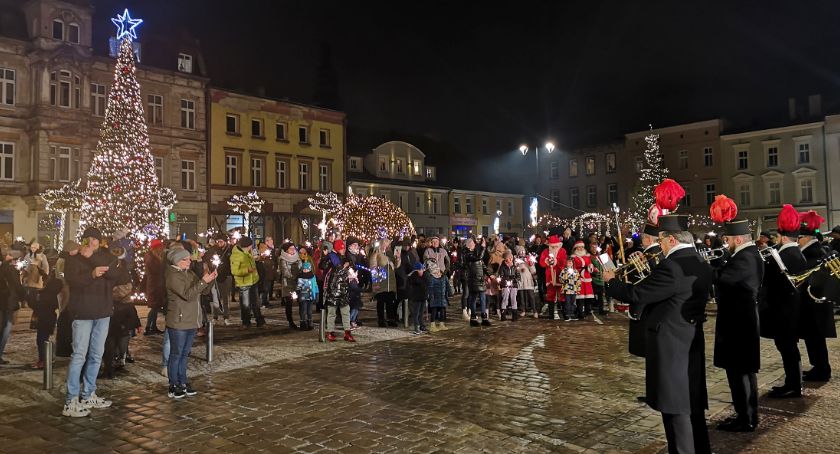 Mysłowicki Rynek rozbłysnął świątecznymi światełkami [zdjęcia]