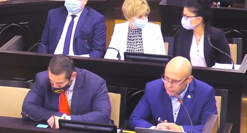 Nadal żyć będziemy na kredyt. Budżet Mysłowic na 2022 rok uchwalony