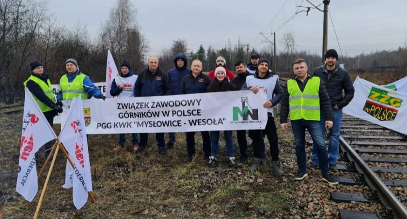 Górnicy rozpoczęli protest na torach