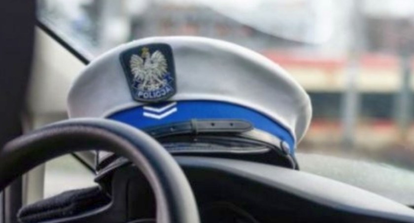 Miał zakaz prowadzenia pojazdów, był nietrzeźwy, spowodował kolizję