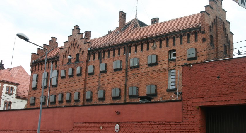 Szczepienia za kratami. W mysłowickim areszcie przeciwko COVID-19 zaszczepiona jest ponad połowa osadzonych