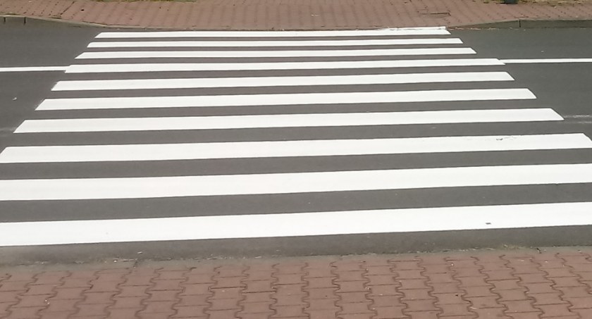 Kobieta potrącona na pasach, kierowca zbiegł