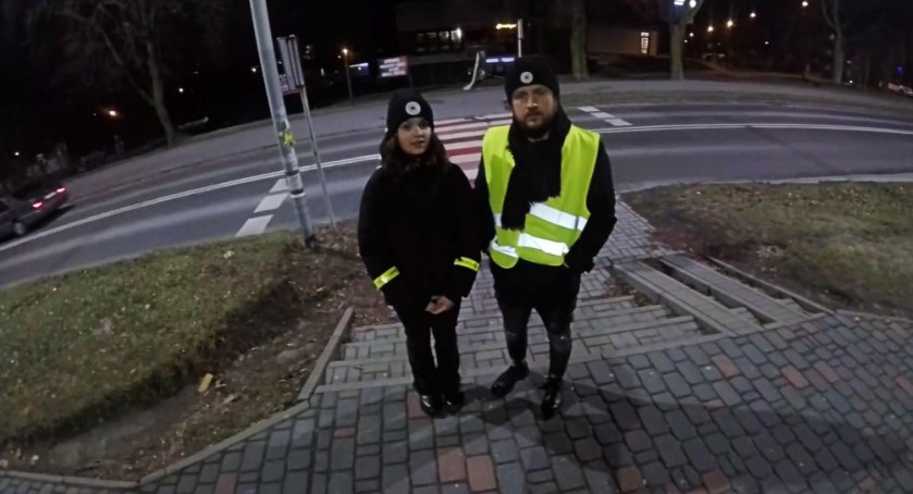 Wojciech „Lala” Kuderski z córką Polą apelują o noszenie odblasków