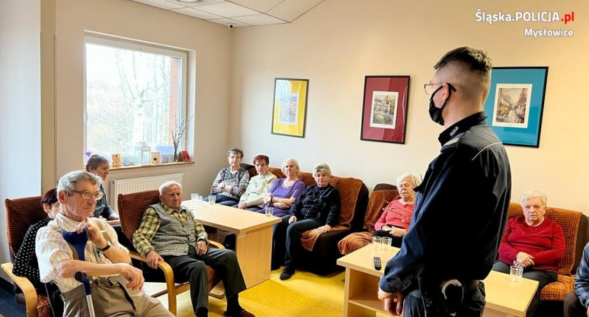 Policja u seniorów. Chodziło o 