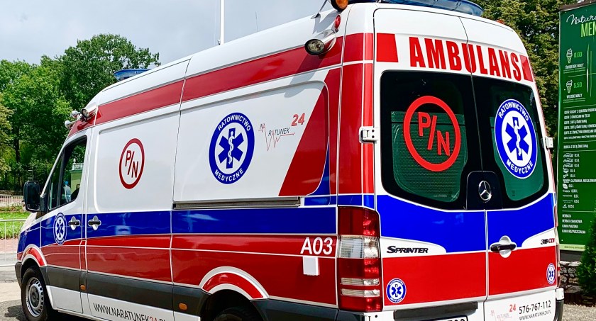 Ambulans dla Ukrainy za pieniądze z obywatelskiej zrzutki 