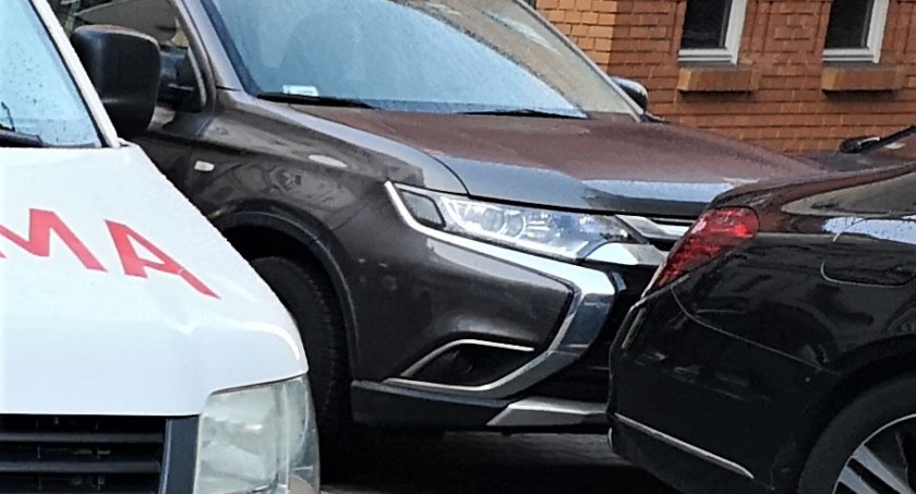 Parkingowy incydent przy urzędzie miasta