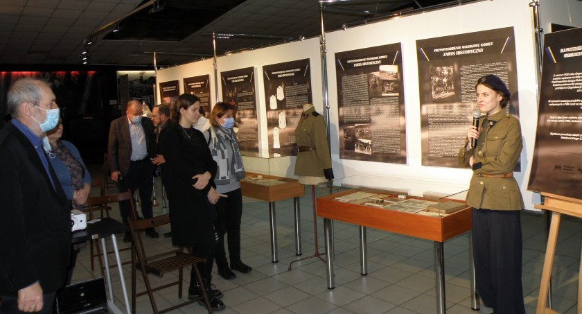 Zapomniane dziewczyny. Interesująca wystawa w Muzeum Miasta Mysłowice