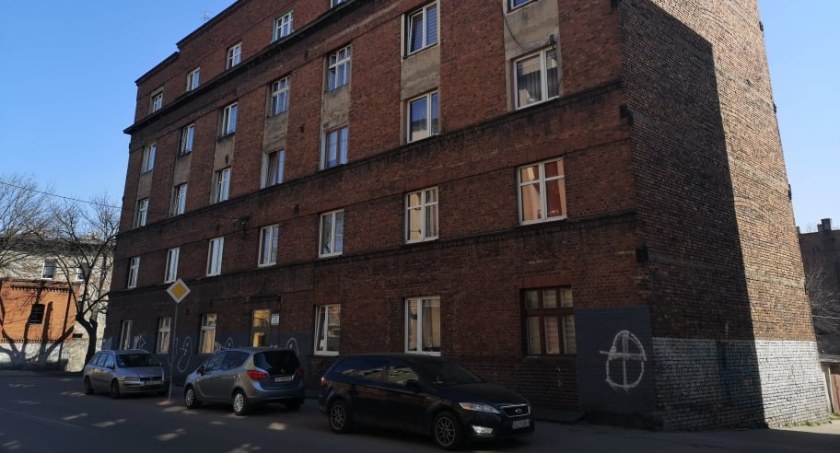 Wiemy kto i za ile wyremontuje kamienicę przy Robotniczej 3