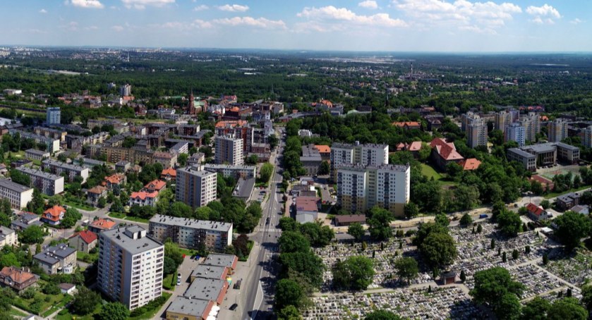 Miasto łatane taśmą klejącą