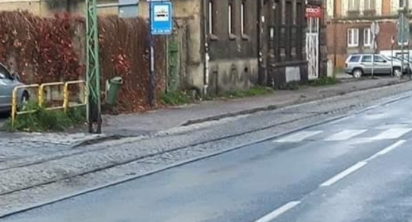 Przystanek dla wielkoludów i linoskoczków?
