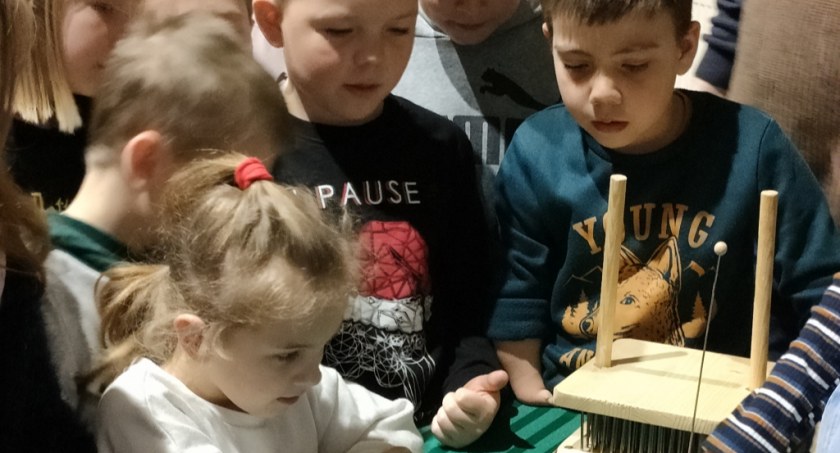 Starsi dla młodszych, czyli czy fizyka musi być trudna?