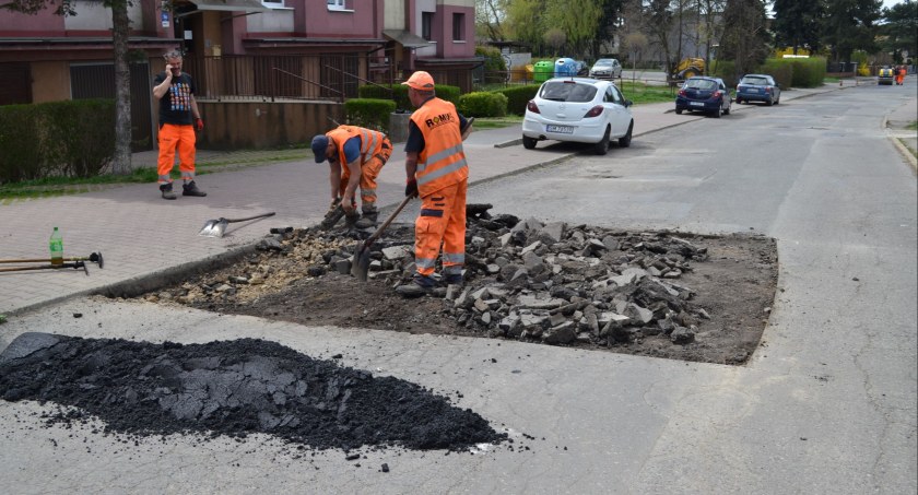 Drogowcy na ul. Jodłowej