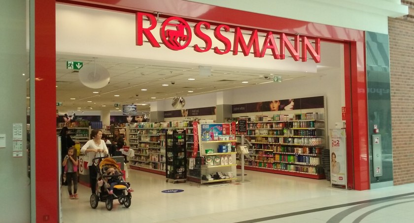 Kradł perfumy z mysłowickich drogerii. Grozi mu 10 lat