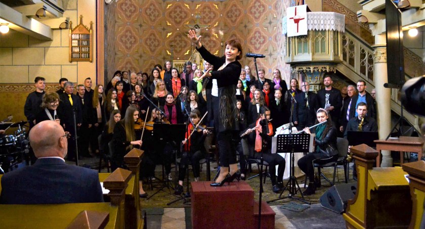 Porywający koncert gospel w kościele ewangelickim