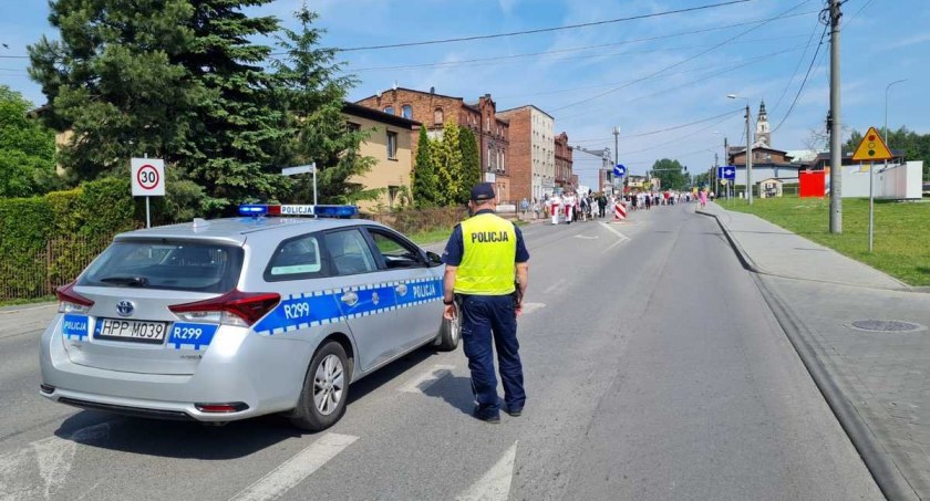 102 mandaty w długi weekend