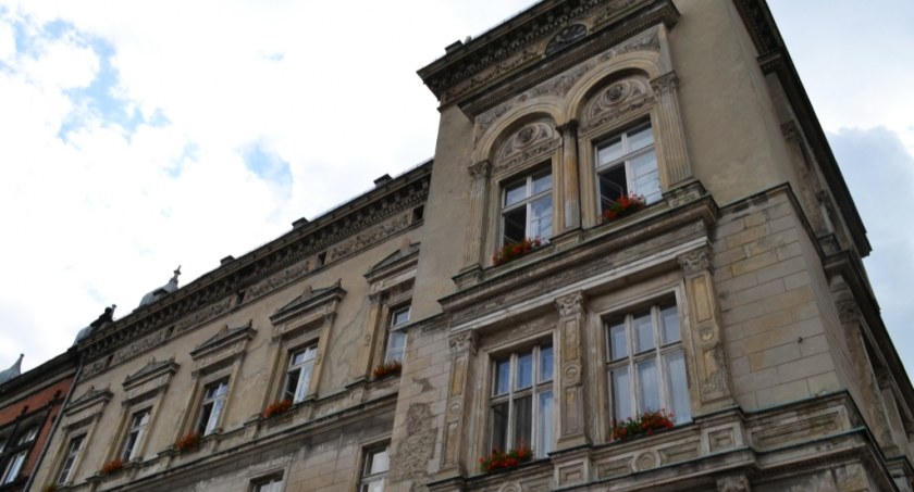 Wydział podzielony – geodezja i nieruchomości osobno