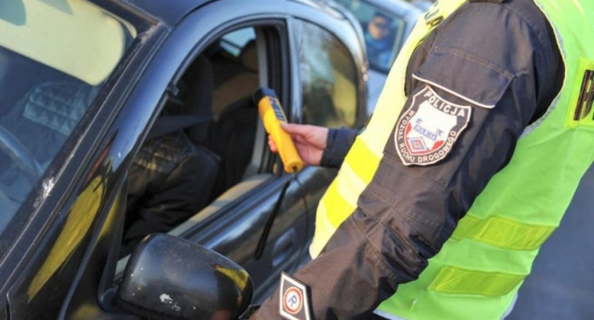 Czterech kierujących na „podwójnym gazie”
