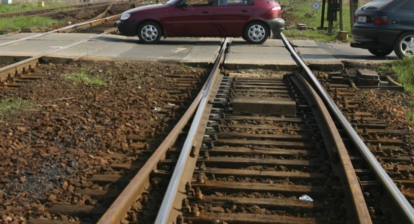 Zamknięta droga z Krasów do Lędzin. Trzeba jechać objazdem