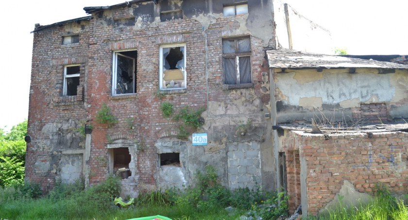 Rudera przy ul. Świerczyny do rozbiórki