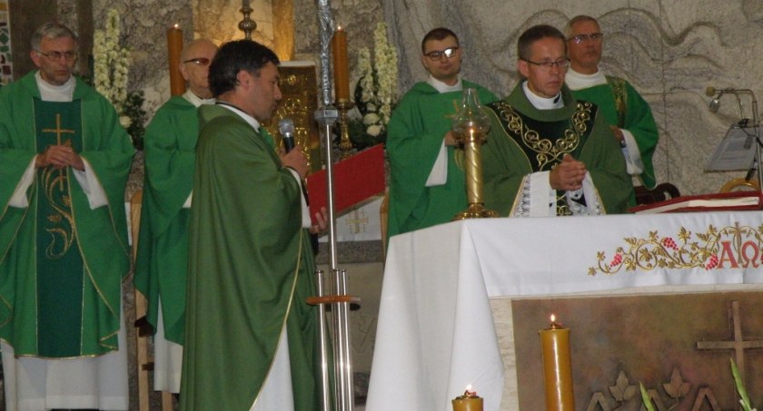 W parafii w Brzęczkowicach powitano nowego proboszcza