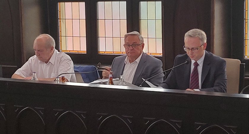 Potrzebne zaciskanie pasa. Radni mobilizują gminę do przygotowania programu oszczędnościowego