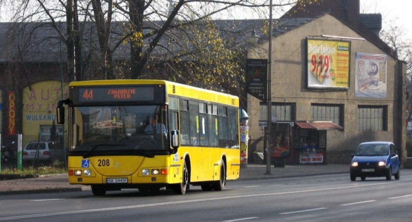 W weekend zmieniamy czas. Jak pojadą autobusy i tramwaje? 
