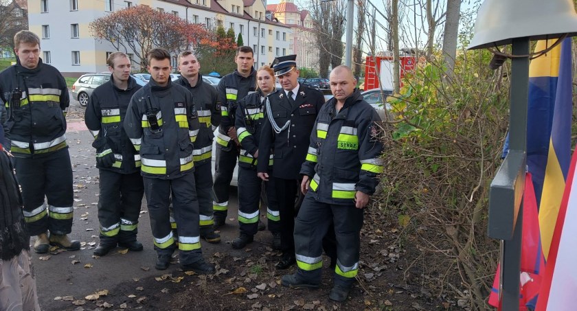 Odnowili krzyż upamiętniający zmarłego druha Witolda Sowę