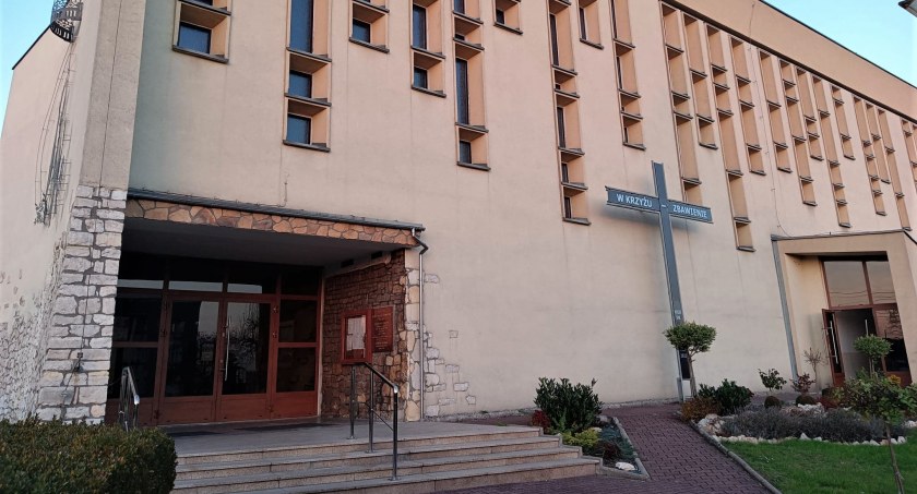 Podczas mszy padły mocne słowa. Wikary odchodzi z parafii